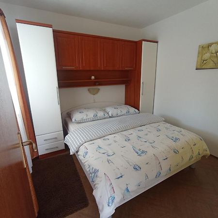 Apartments Tina Пула Екстер'єр фото