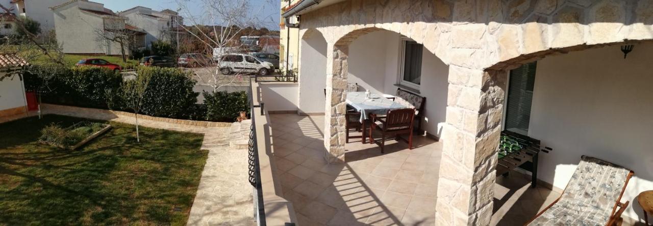 Apartments Tina Пула Екстер'єр фото