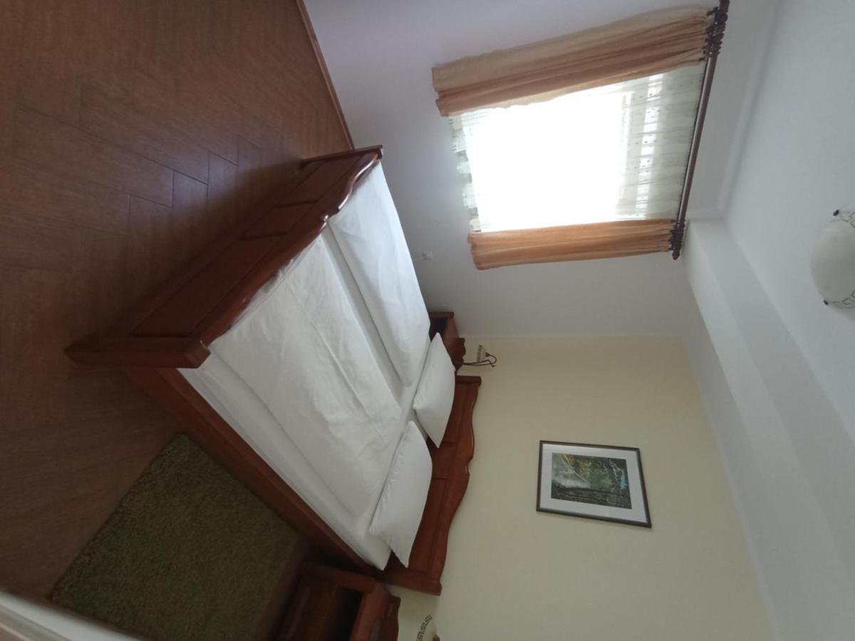 Apartments Tina Пула Екстер'єр фото
