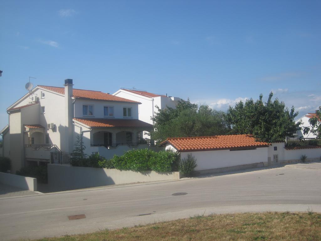 Apartments Tina Пула Екстер'єр фото